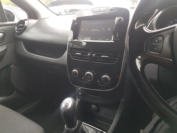 Used Renault Clio 2015 for sale - 76283823: Photo 11