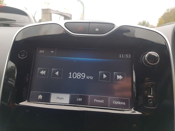 Used Renault Clio 2015 for sale - 76283823: Photo 19