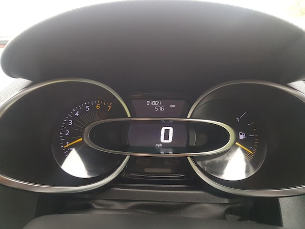 Used Renault Clio 2015 for sale - 76283823: Photo 23