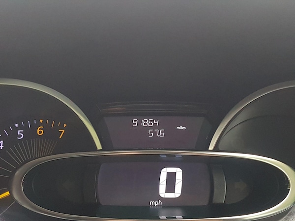 Used Renault Clio 2015 for sale - 76283823: Photo 24