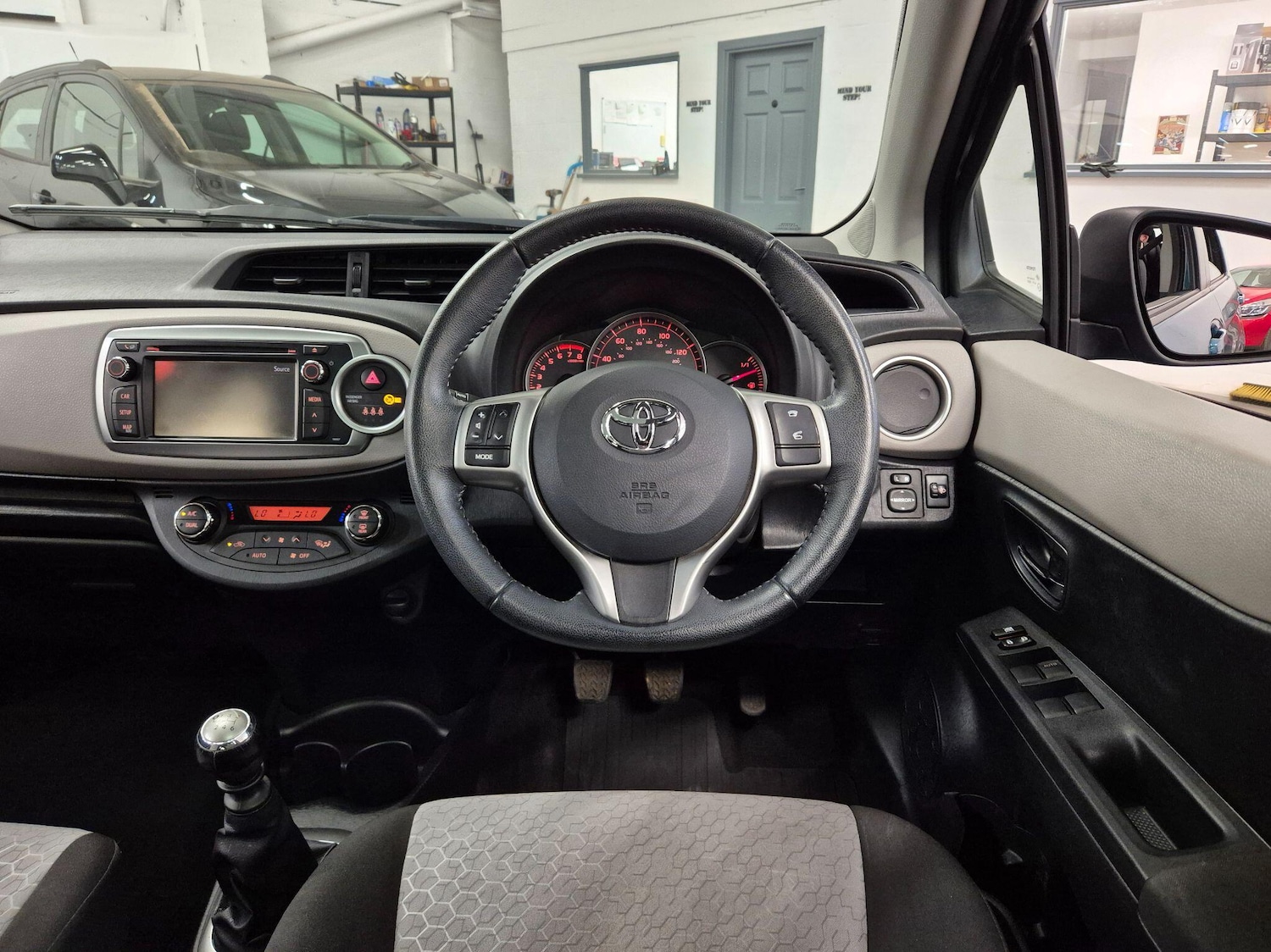 Used Toyota Yaris 2013 for sale - 78007185: Photo 11