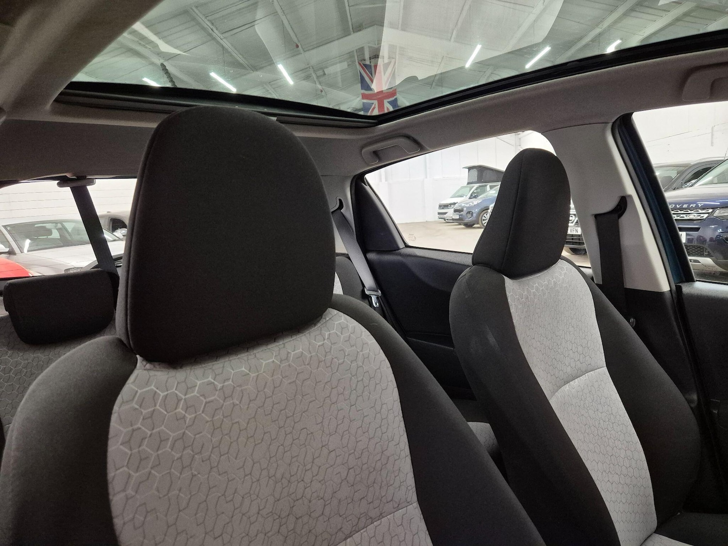 Used Toyota Yaris 2013 for sale - 78007185: Photo 16