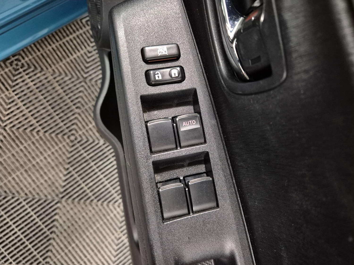 Used Toyota Yaris 2013 for sale - 78007185: Photo 28