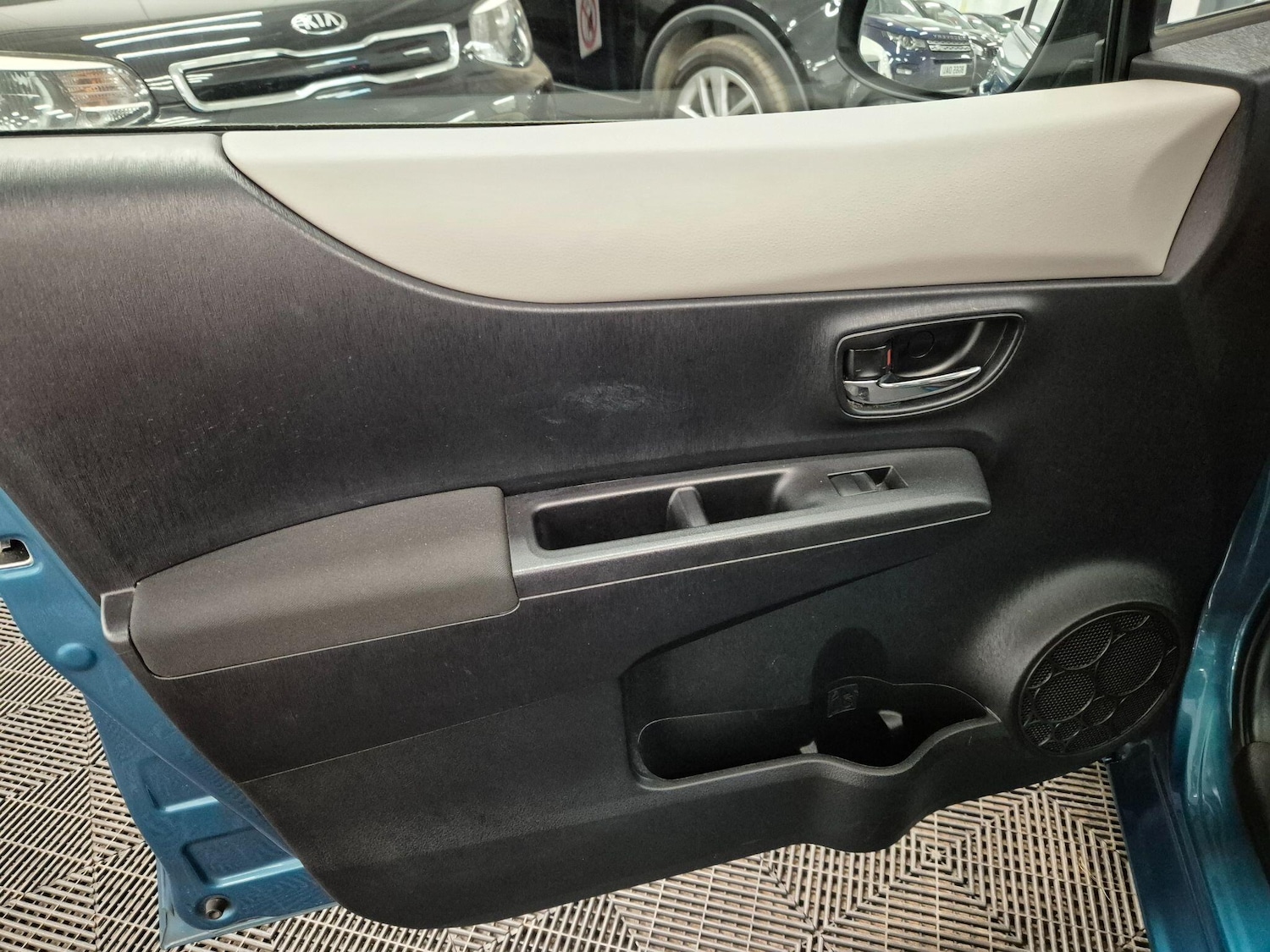 Used Toyota Yaris 2013 for sale - 78007185: Photo 42