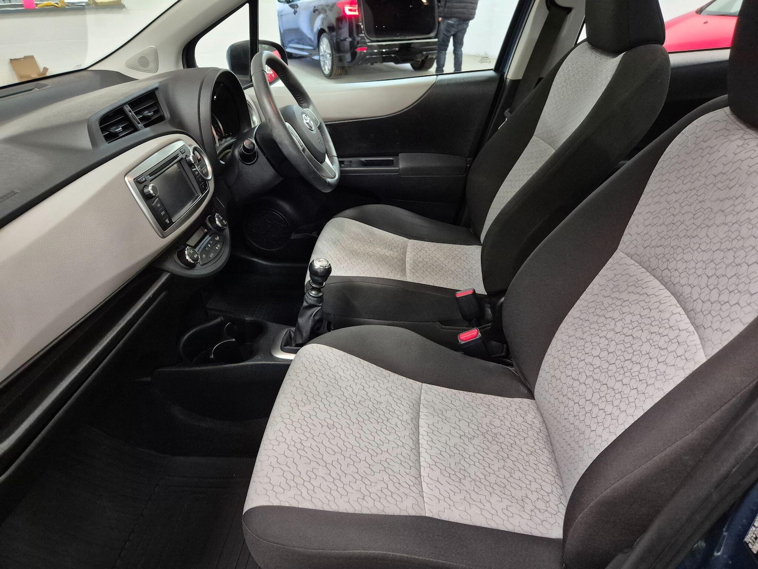 Used Toyota Yaris 2013 for sale - 78007185: Photo 65