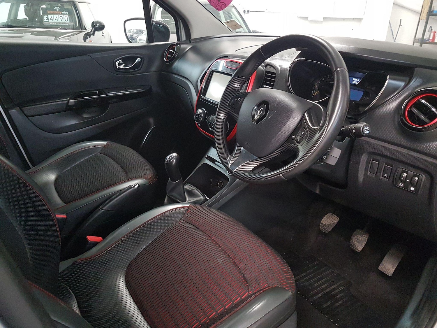 Used Renault Captur 2015 for sale - 77066681: Photo 2