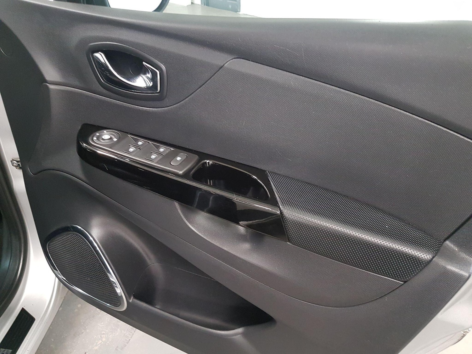 Used Renault Captur 2015 for sale - 77066681: Photo 30