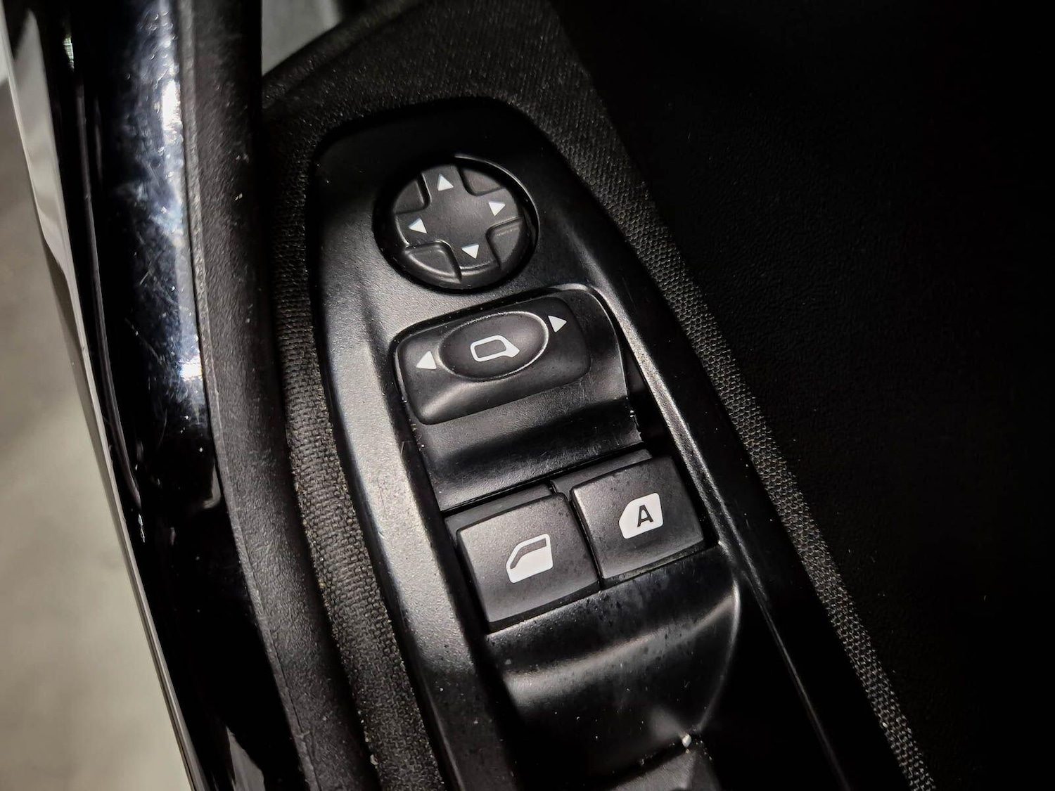 Used Peugeot 208 2016 for sale - 77060415: Photo 36