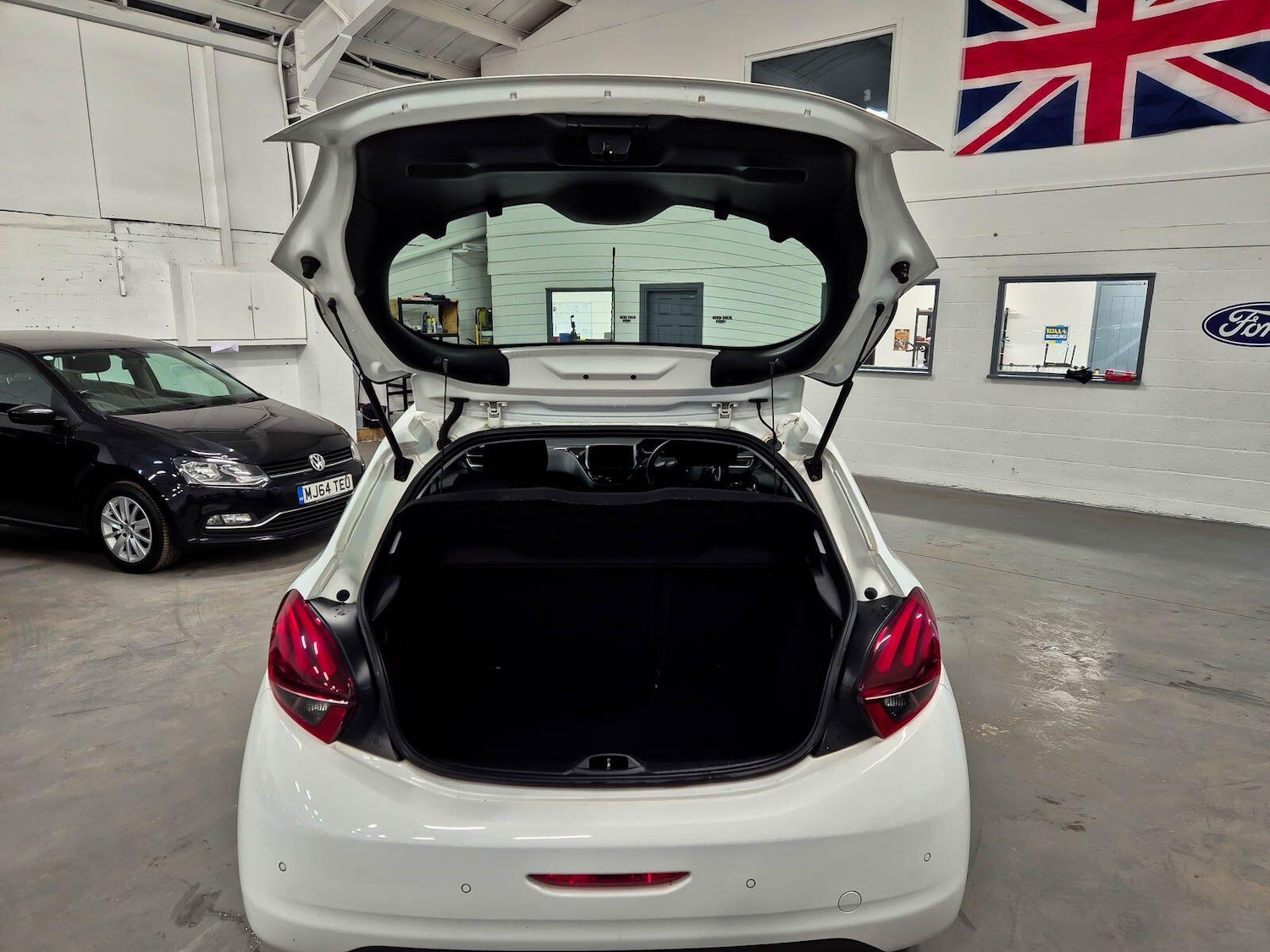 Used Peugeot 208 2016 for sale - 77060415: Photo 65