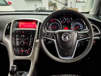 Used Vauxhall Astra 2013 for sale - 78600758: Photo