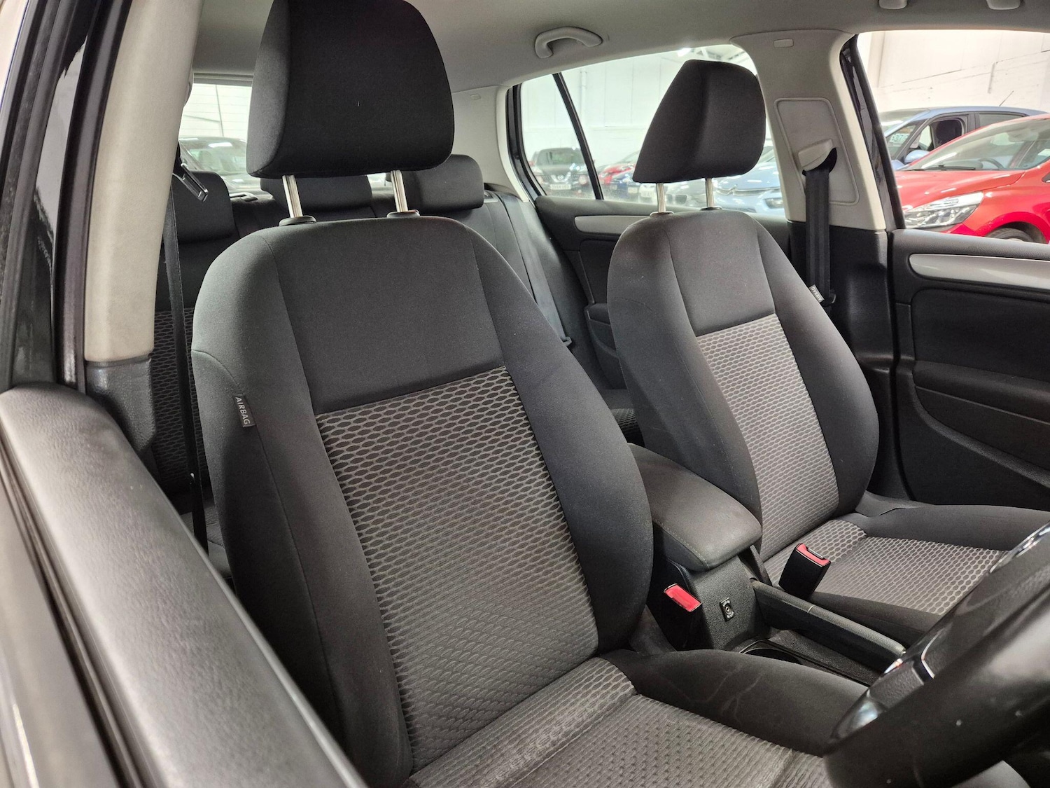 Used Volkswagen Golf 2010 for sale - 77066786: Photo 17