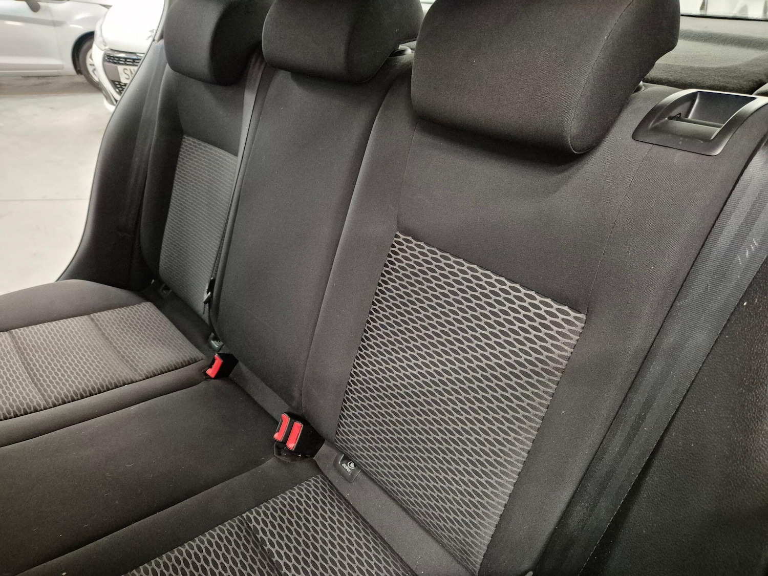 Used Volkswagen Golf 2010 for sale - 77066786: Photo 24