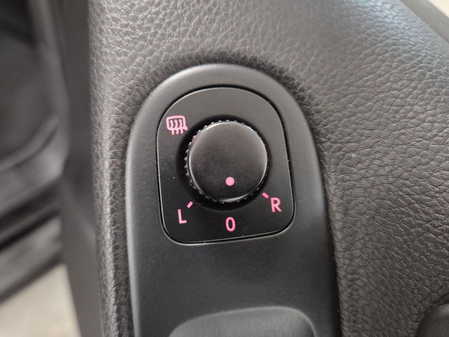 Used Volkswagen Golf 2010 for sale - 77066786: Photo 28