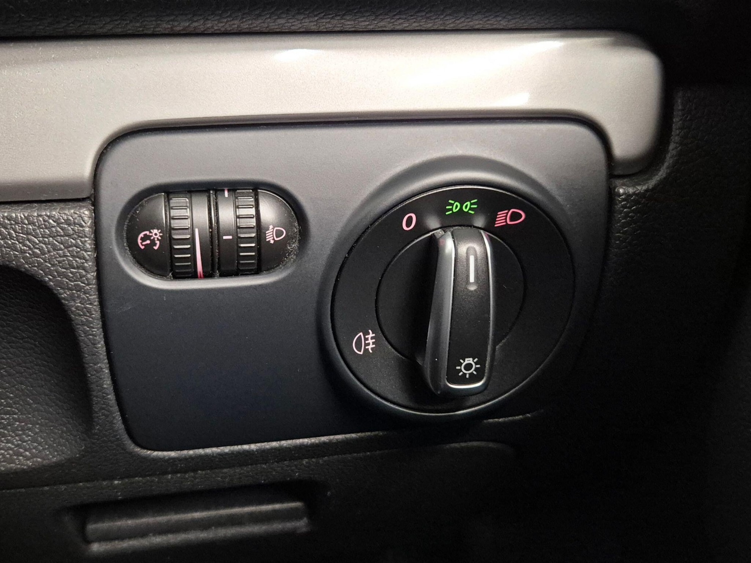 Used Volkswagen Golf 2010 for sale - 77066786: Photo 35