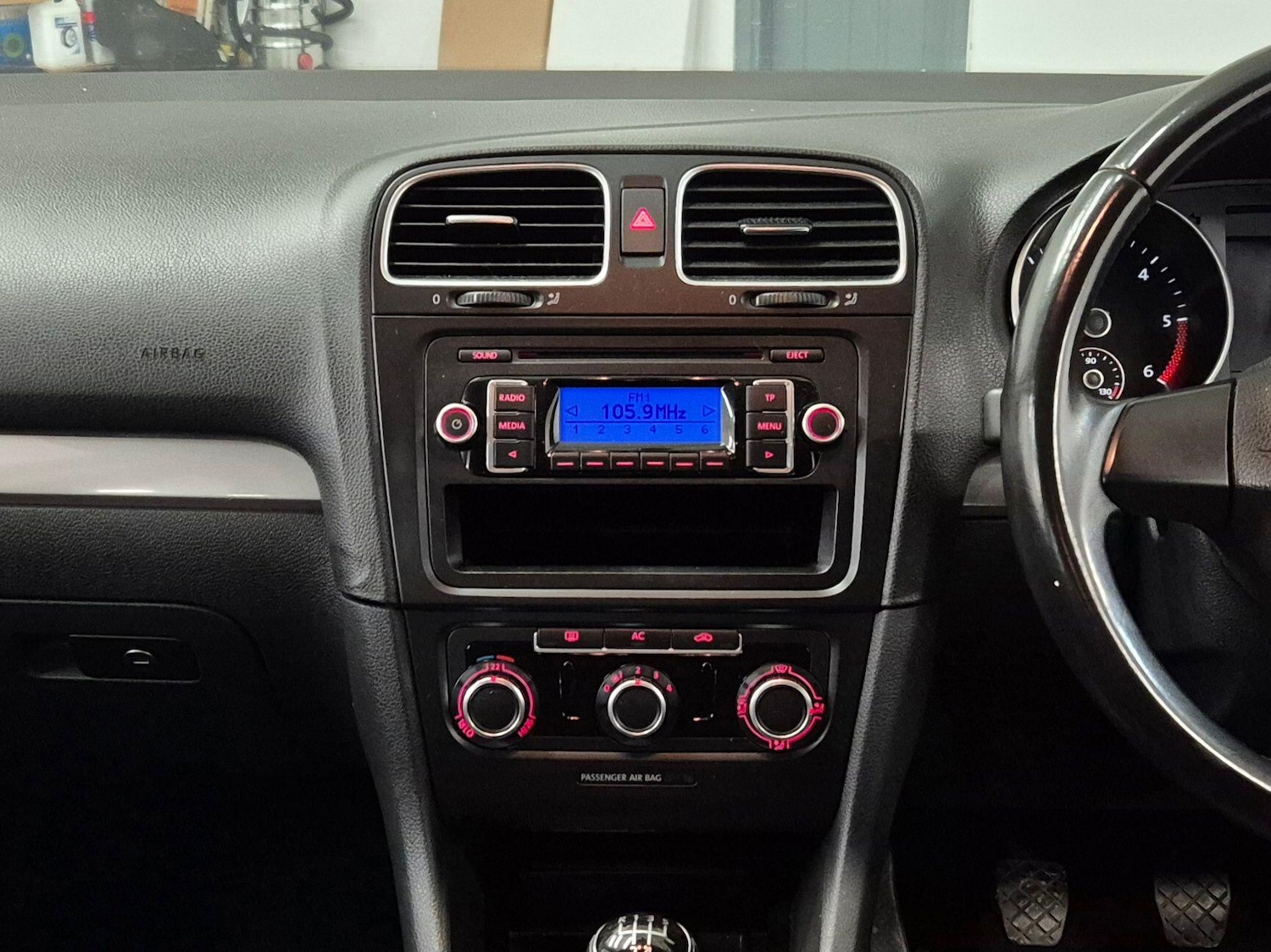 Used Volkswagen Golf 2010 for sale - 77066786: Photo 44