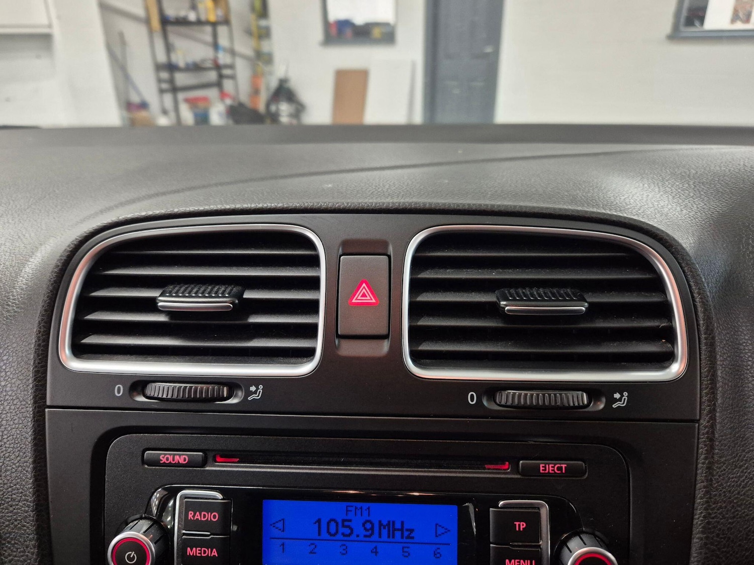 Used Volkswagen Golf 2010 for sale - 77066786: Photo 45