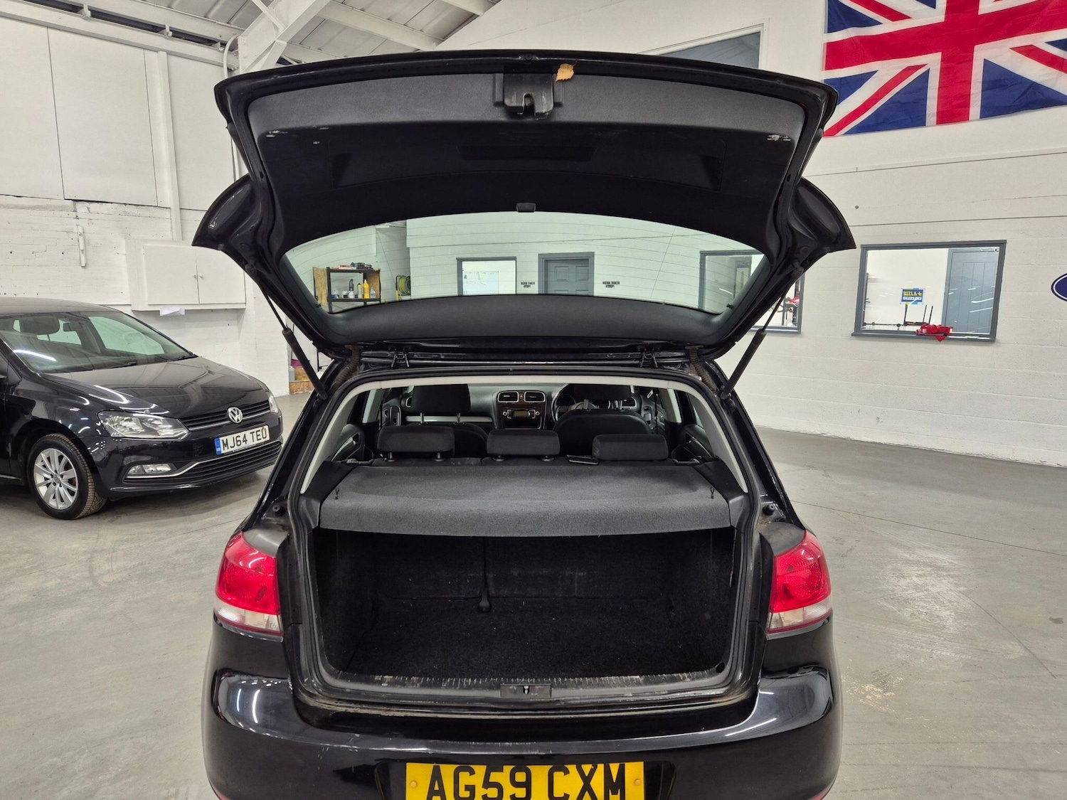 Used Volkswagen Golf 2010 for sale - 77066786: Photo 51