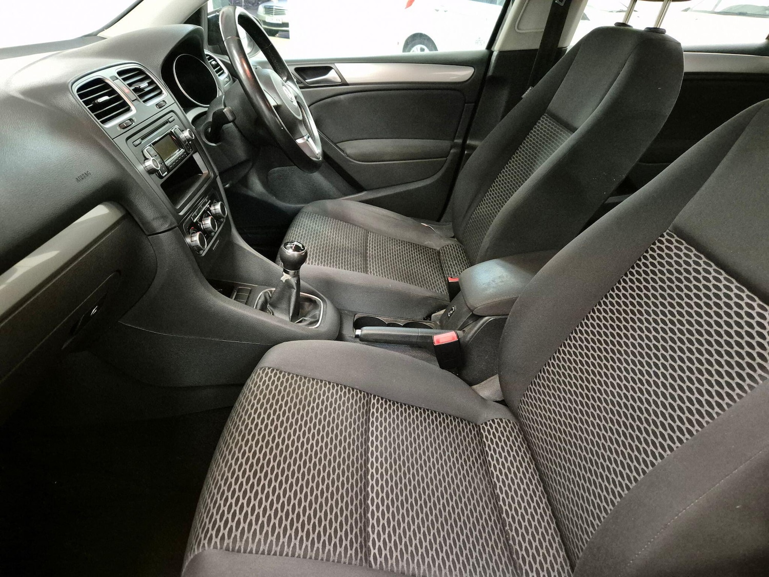 Used Volkswagen Golf 2010 for sale - 77066786: Photo 57