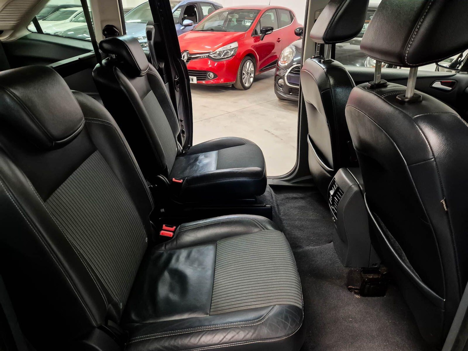 Used Ford Grand C-Max 2013 for sale - 77060287: Photo 35