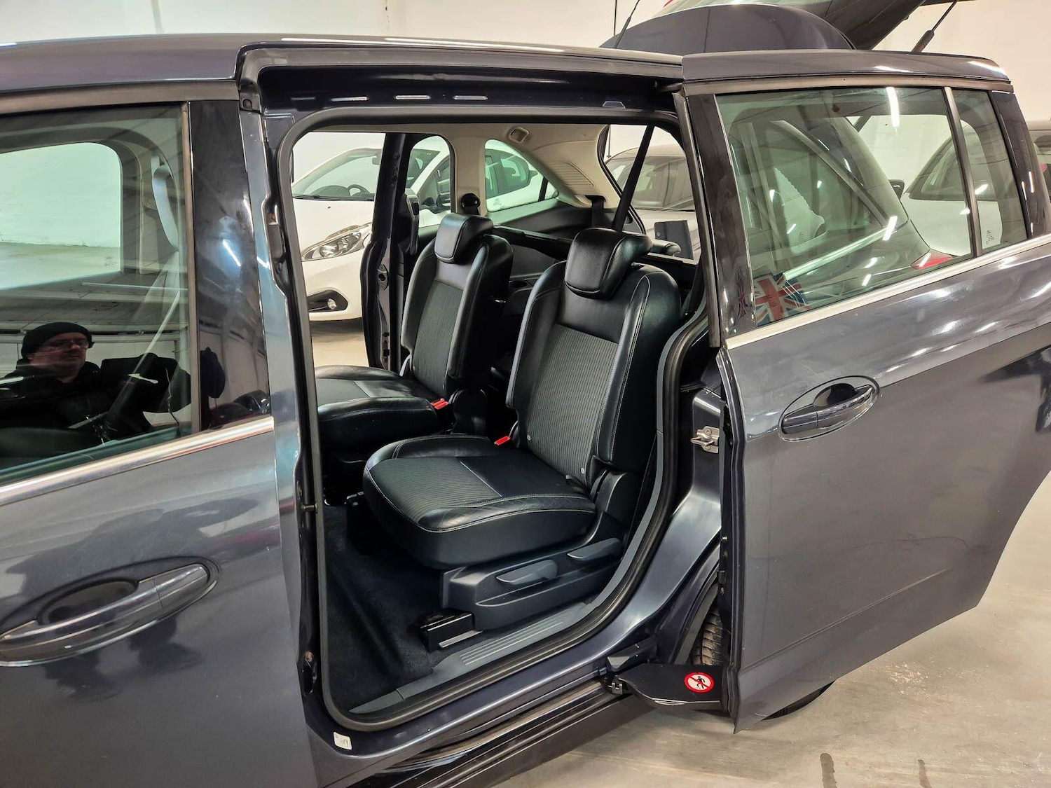 Used Ford Grand C-Max 2013 for sale - 77060287: Photo 41