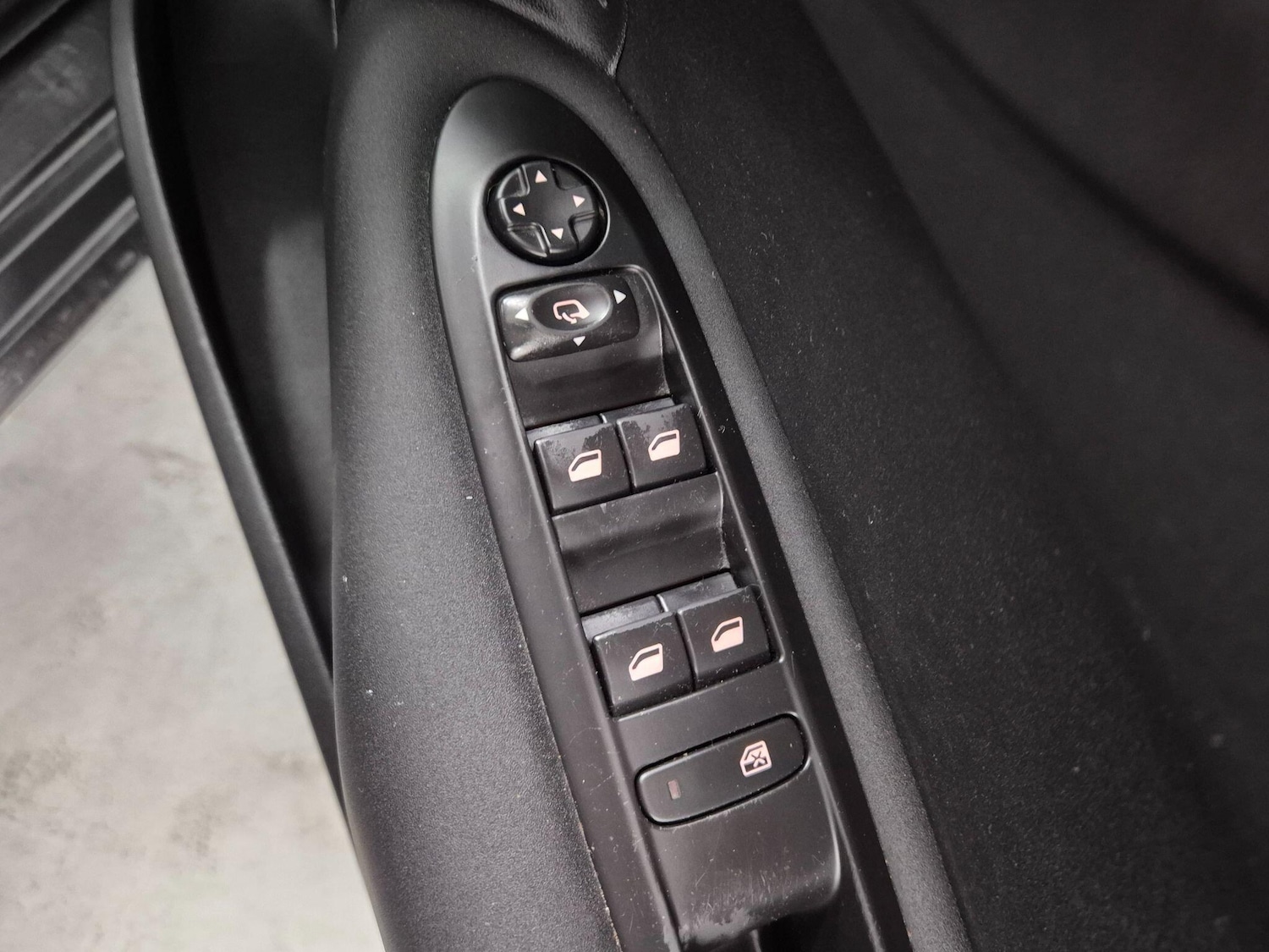 Used Citroen C4 2015 for sale - 76786574: Photo 31