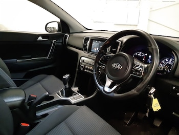 Used Kia Sportage 2018 for sale - 76619891: Photo