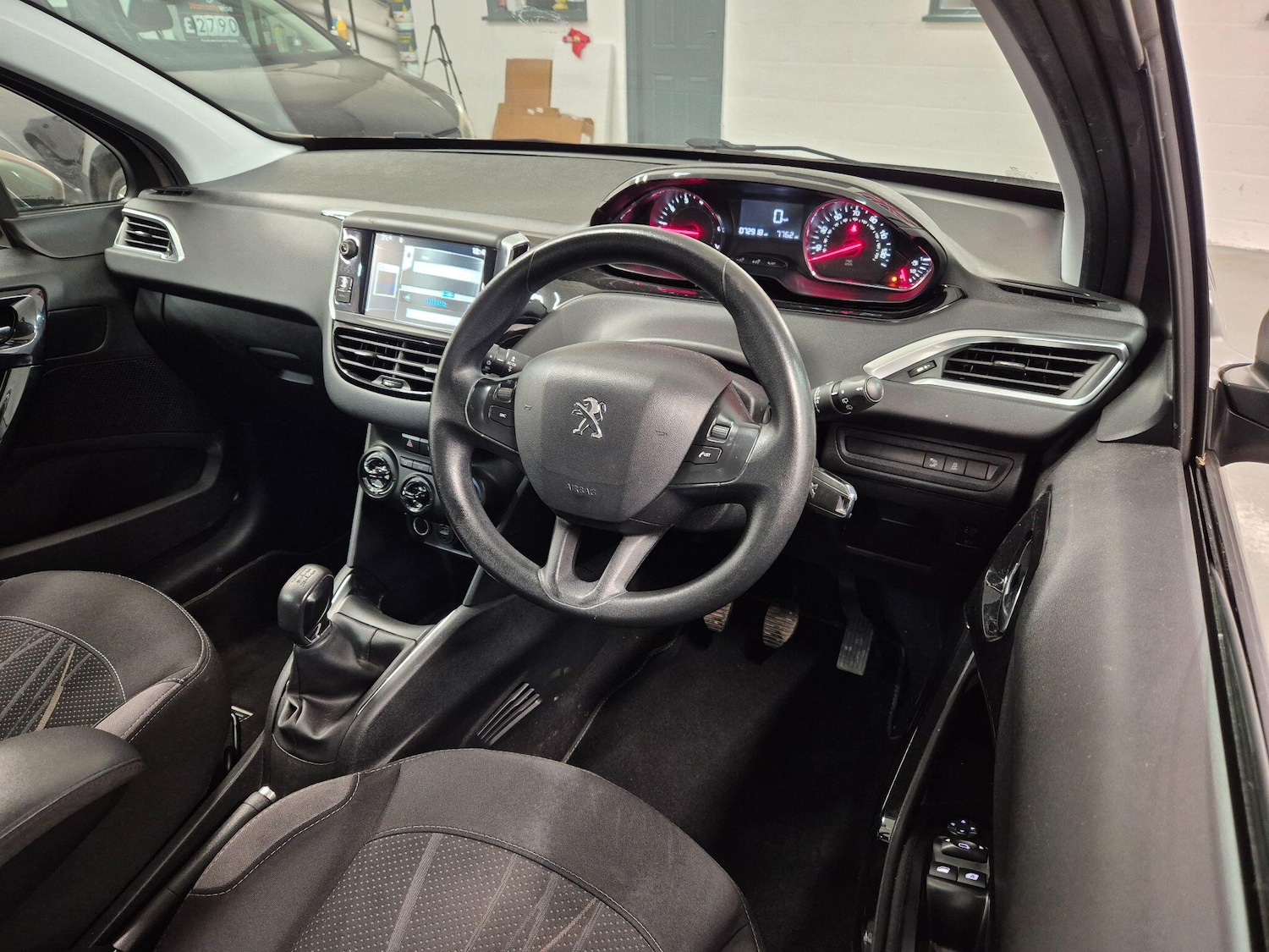 Used Peugeot 208 2013 for sale - 77255191: Photo 37