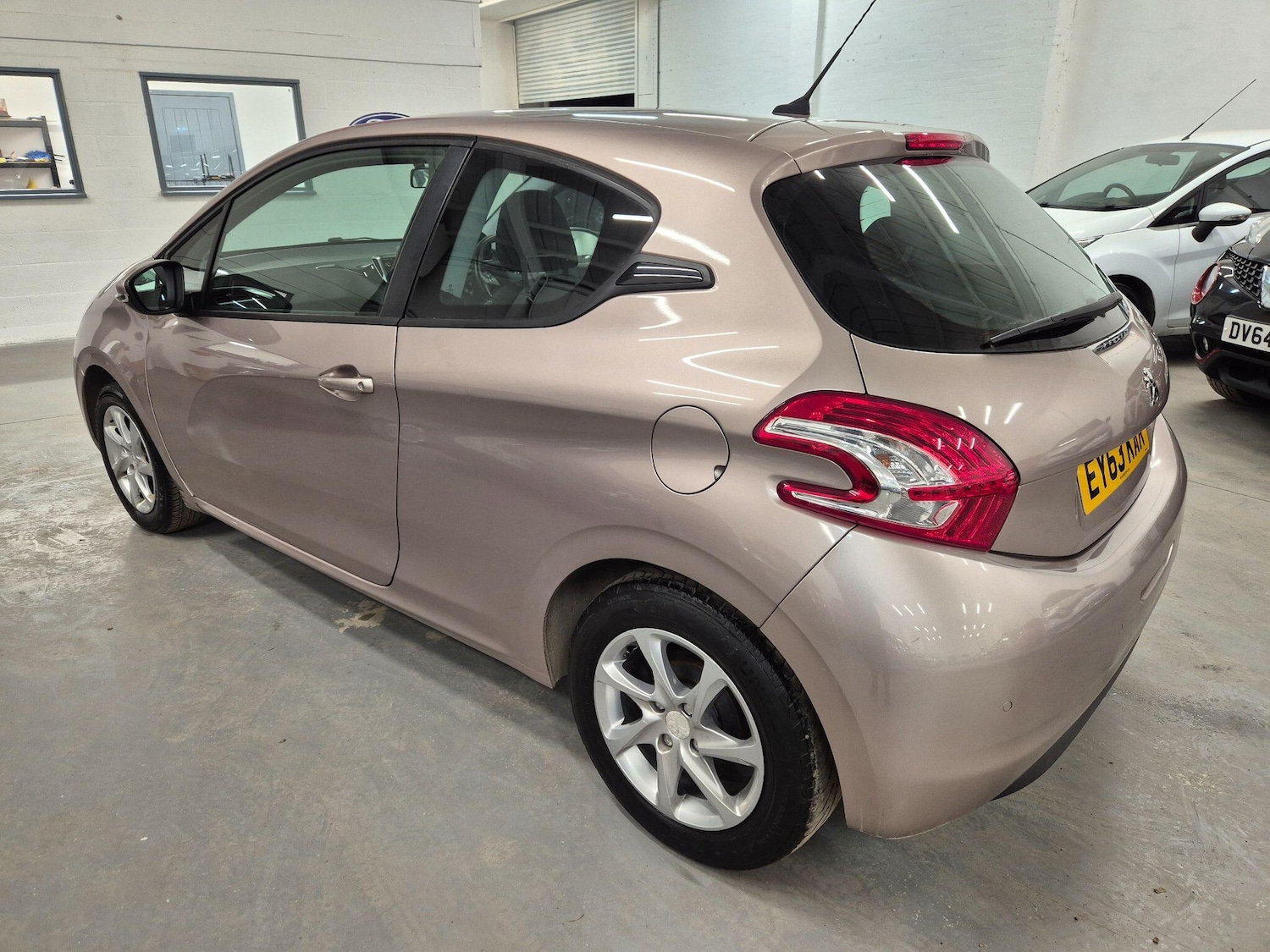 Used Peugeot 208 2013 for sale - 77255191: Photo 4