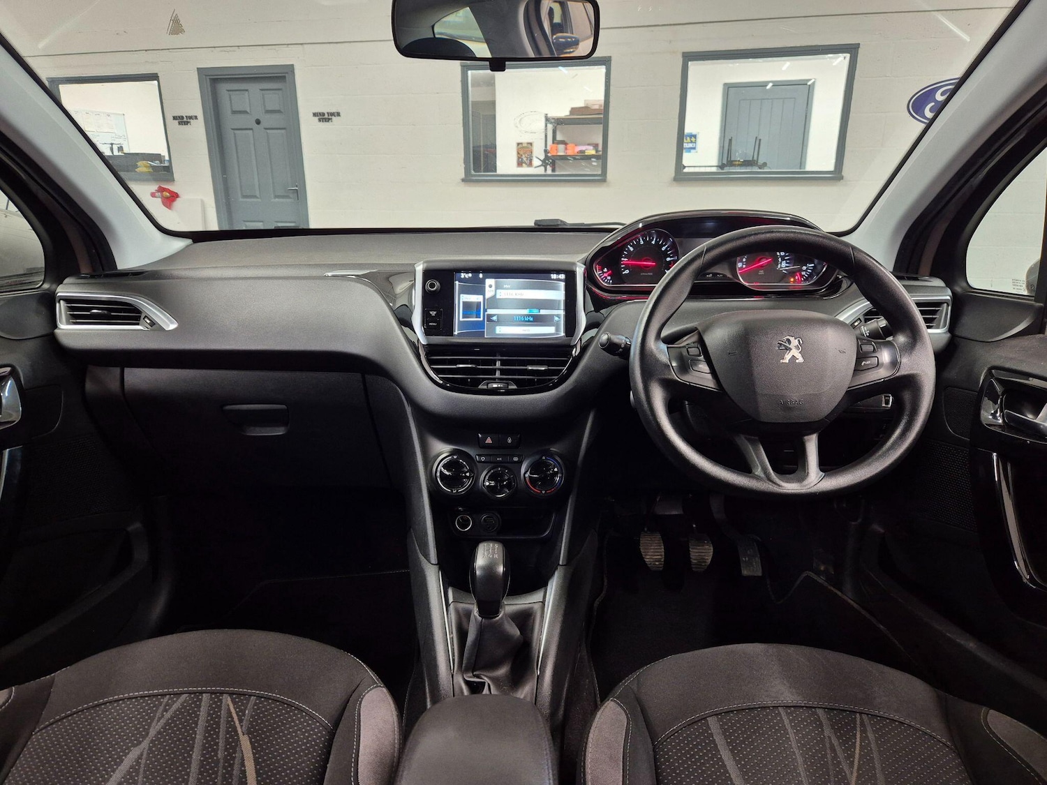 Used Peugeot 208 2013 for sale - 77255191: Photo 42