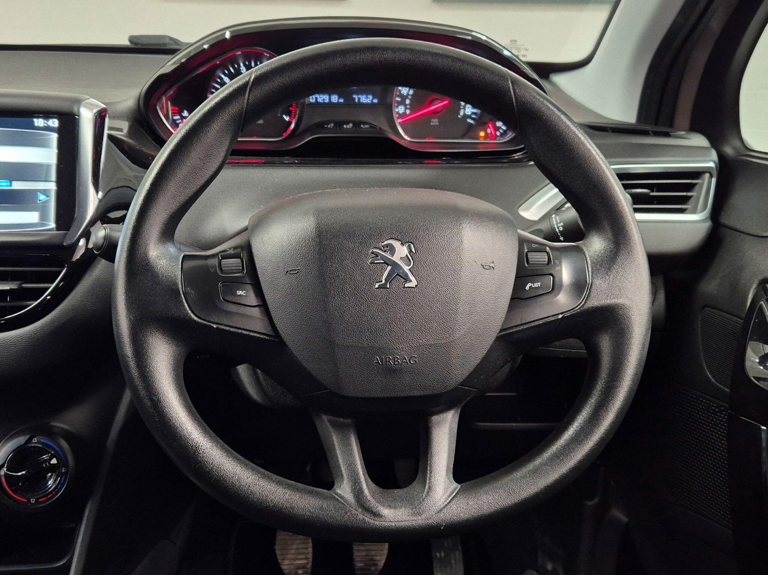 Used Peugeot 208 2013 for sale - 77255191: Photo 43