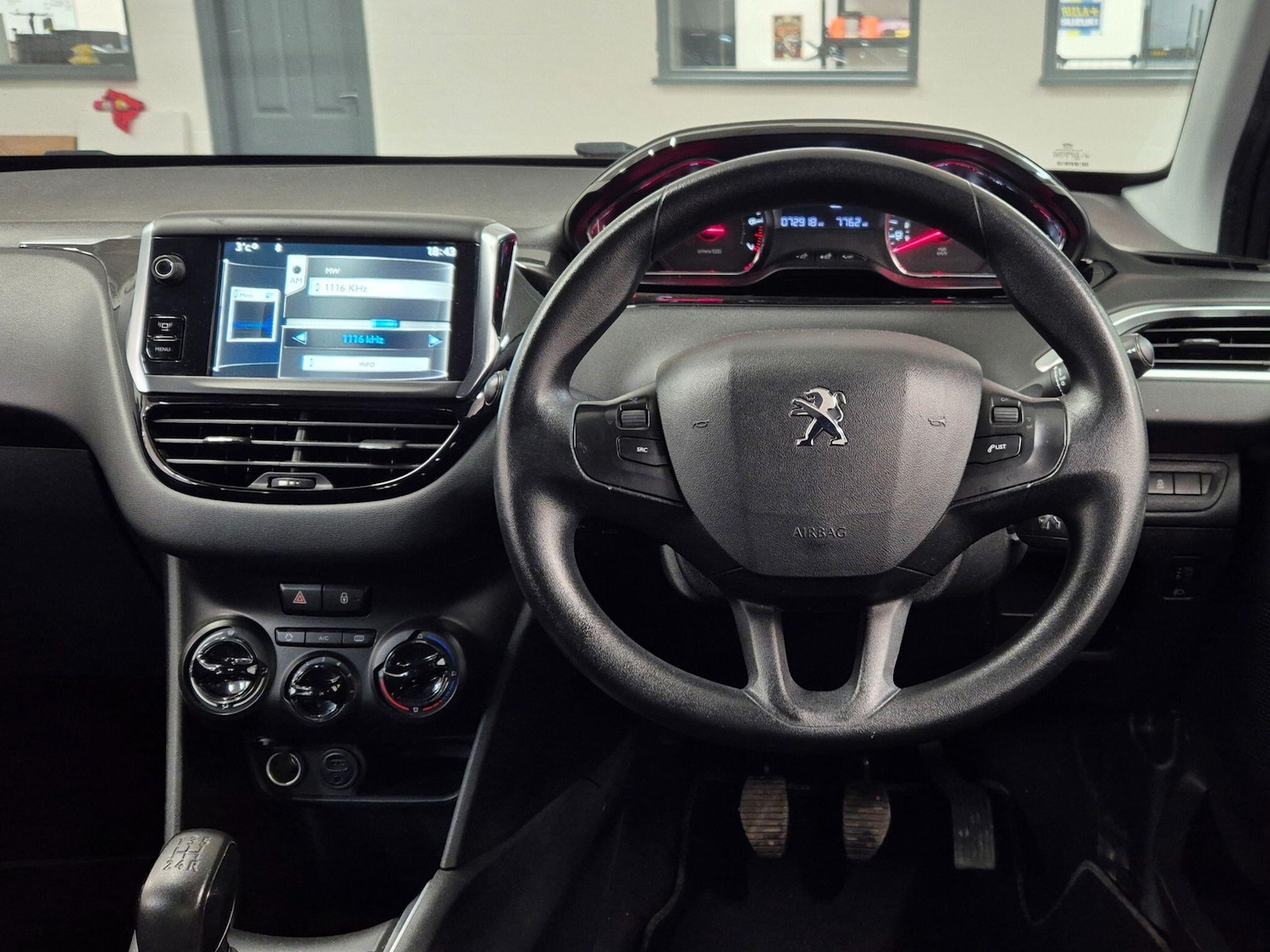 Used Peugeot 208 2013 for sale - 77255191: Photo 44