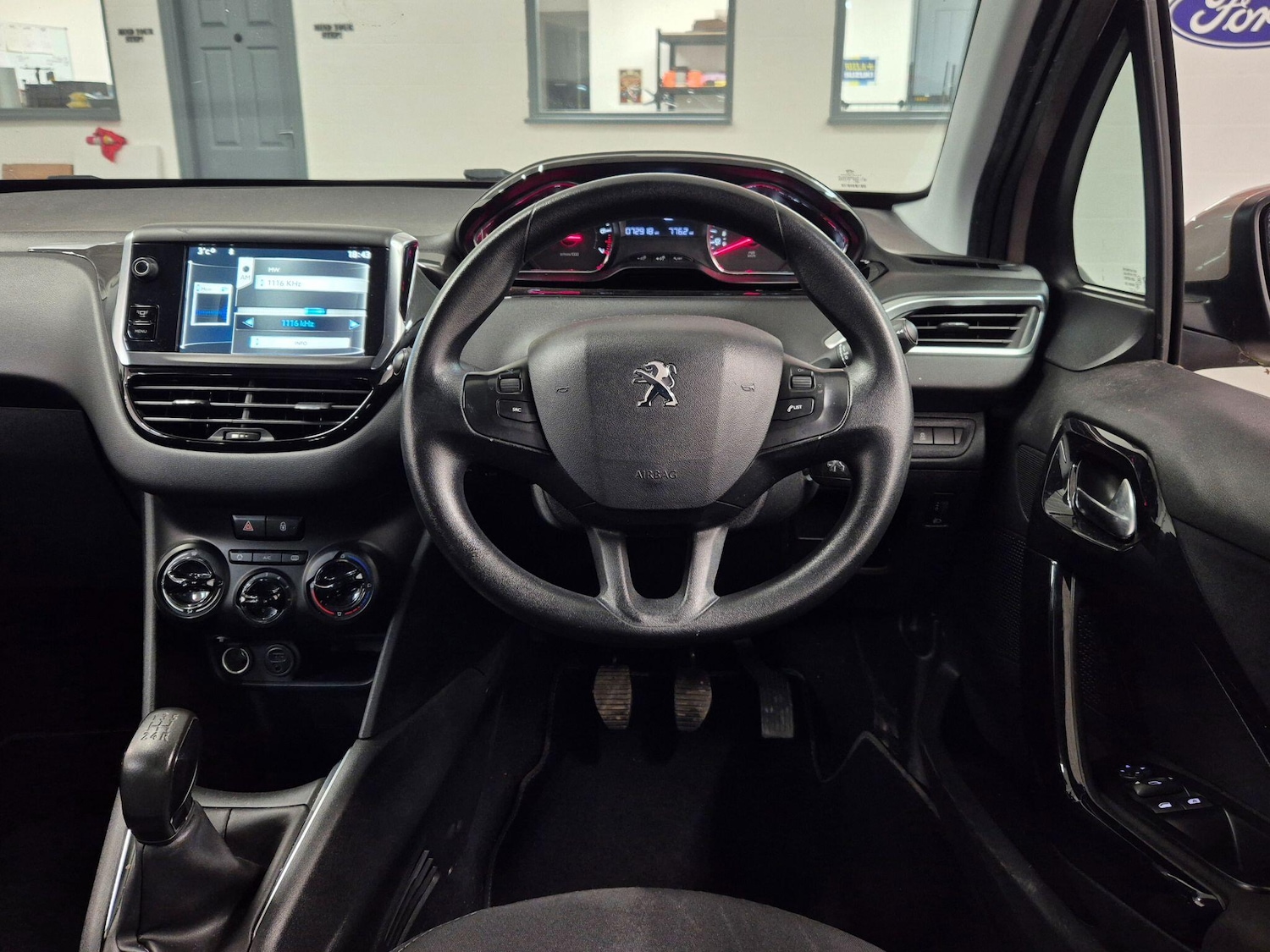 Used Peugeot 208 2013 for sale - 77255191: Photo 45