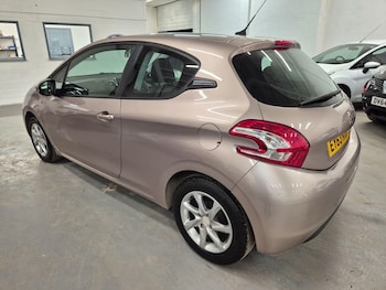 Used Peugeot 208 2013 for sale - 77255191: Photo