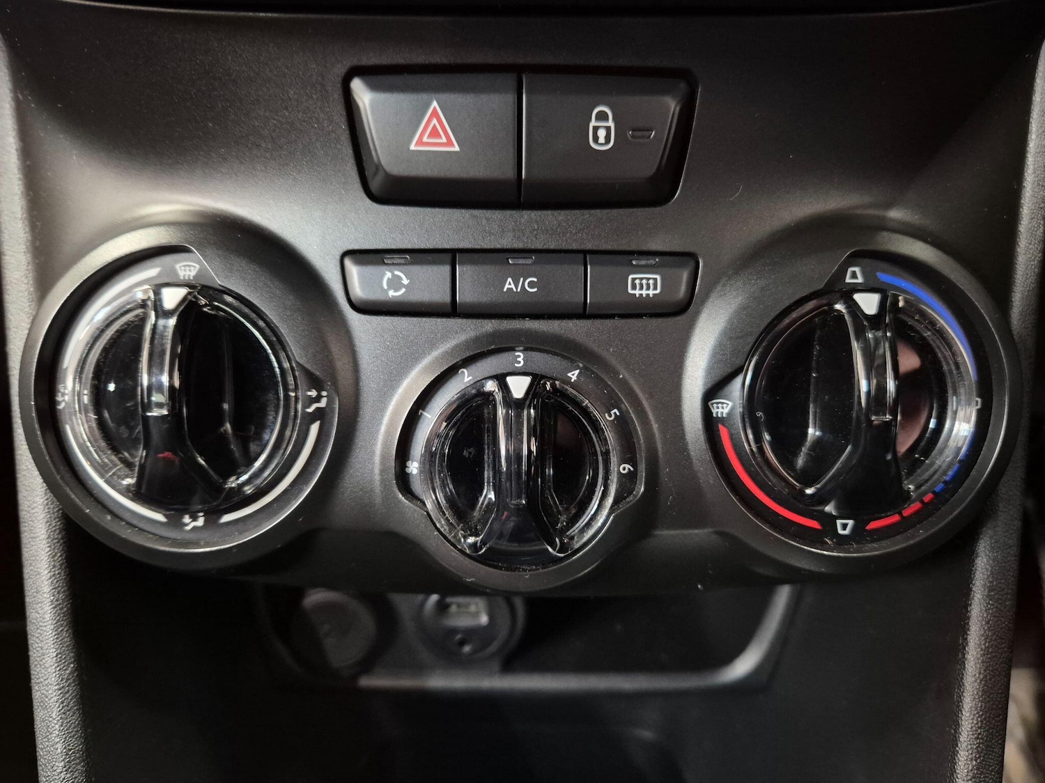 Used Peugeot 208 2013 for sale - 77255191: Photo 54