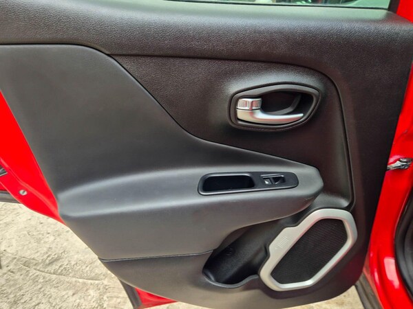 Used Jeep Renegade 2016 for sale - 75697303: Photo 39