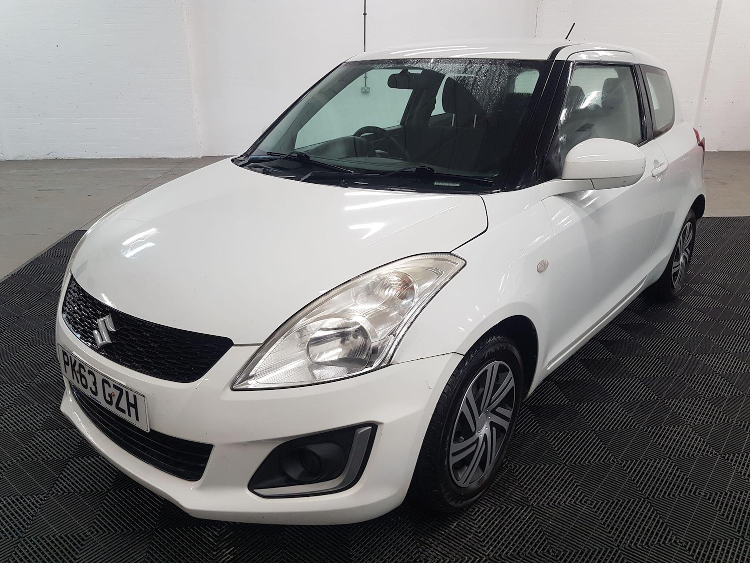Used Suzuki Swift 2013 for sale - 77306041: Photo 4
