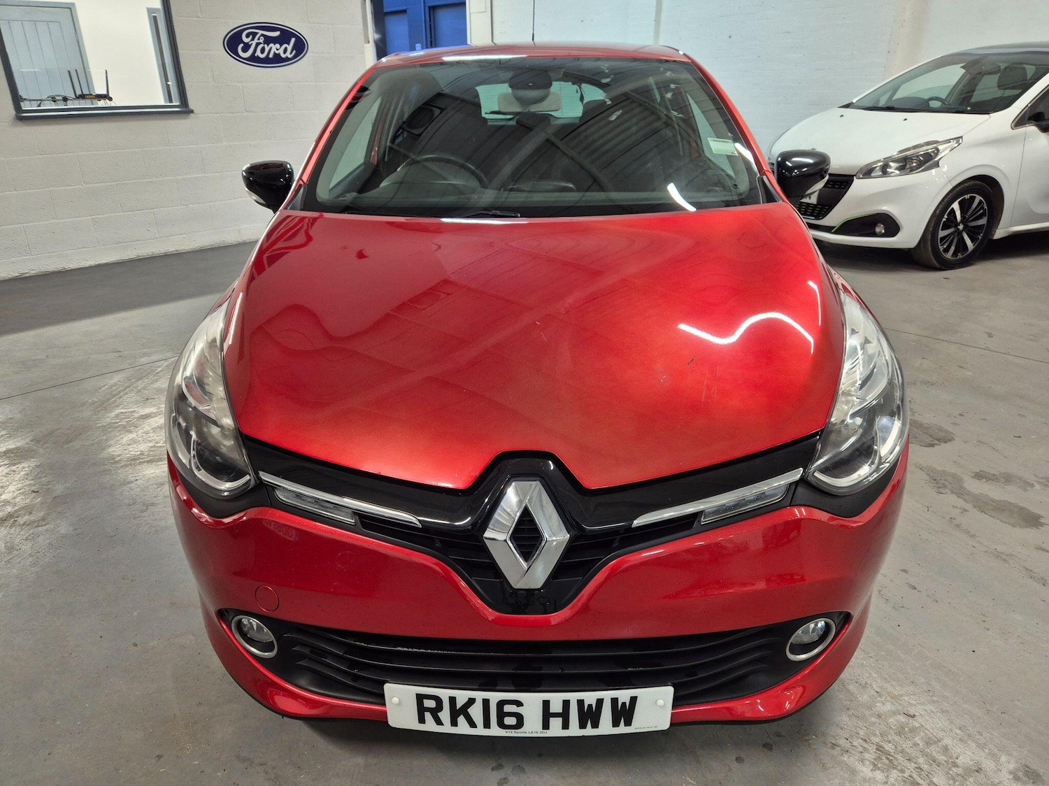 Used Renault Clio 2016 for sale - 76899479: Photo 2