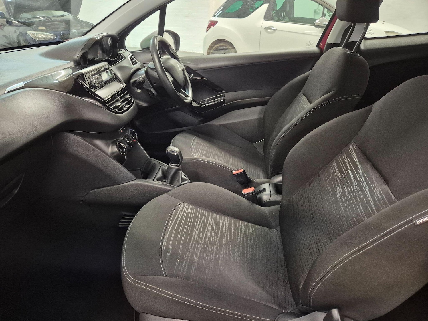 Used Peugeot 208 2014 for sale - 76786455: Photo 38