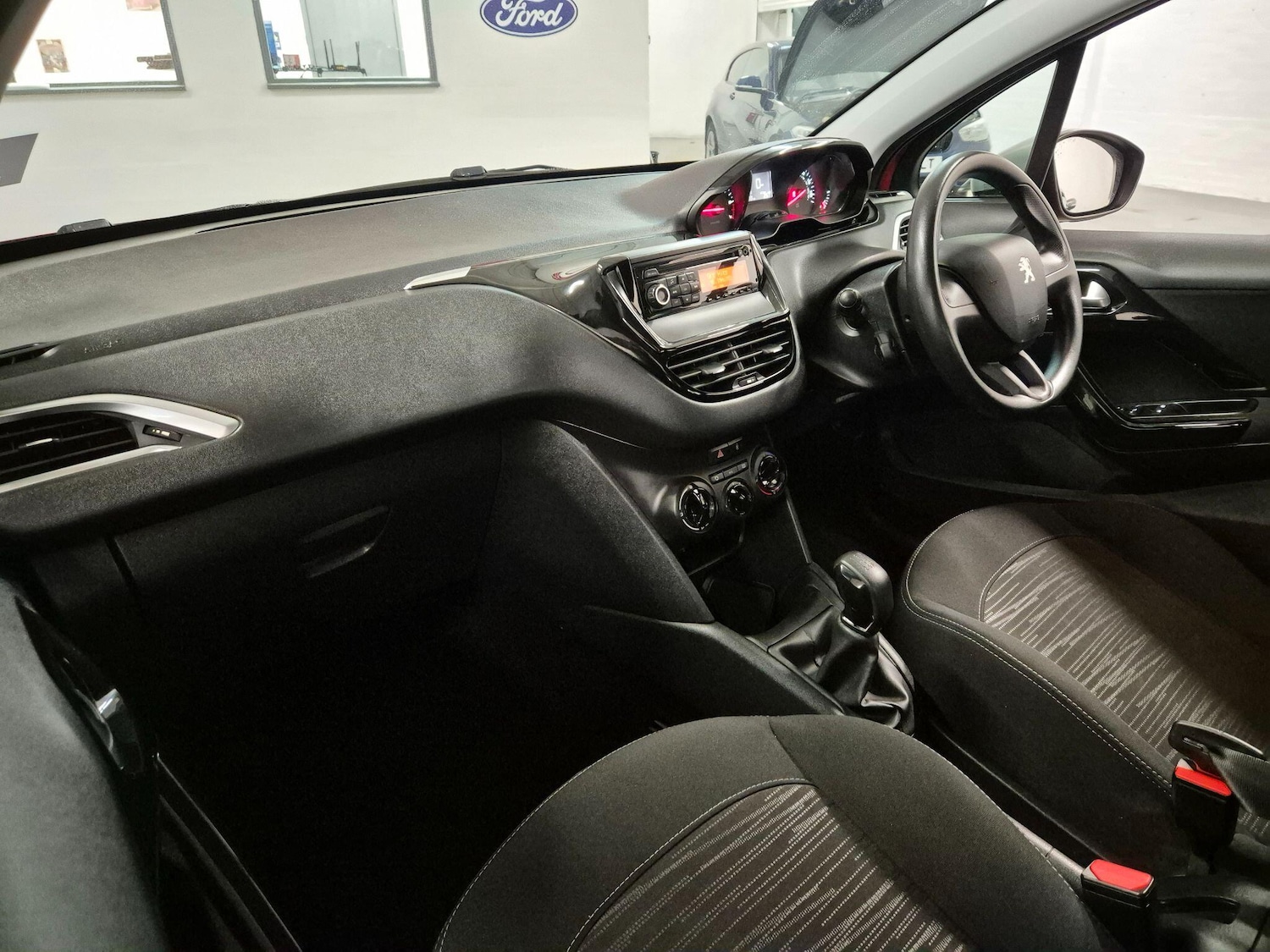 Used Peugeot 208 2014 for sale - 76786455: Photo 39