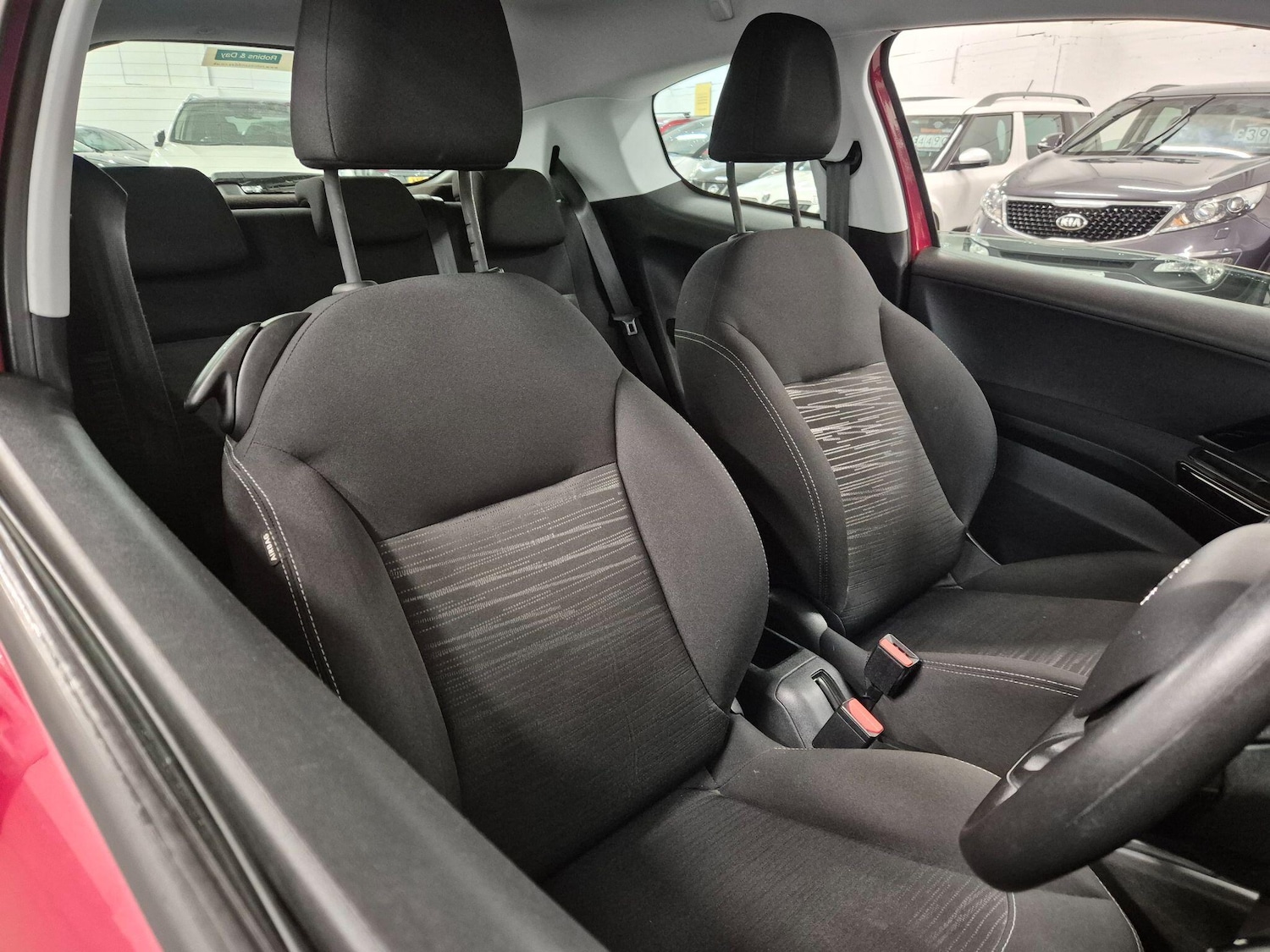 Used Peugeot 208 2014 for sale - 76786455: Photo 4