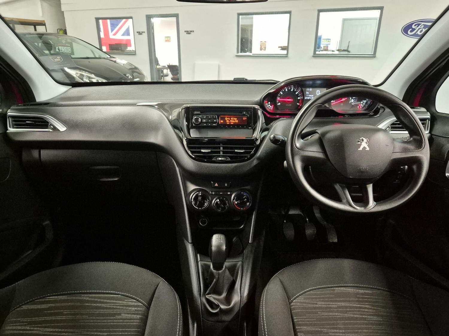 Used Peugeot 208 2014 for sale - 76786455: Photo 41