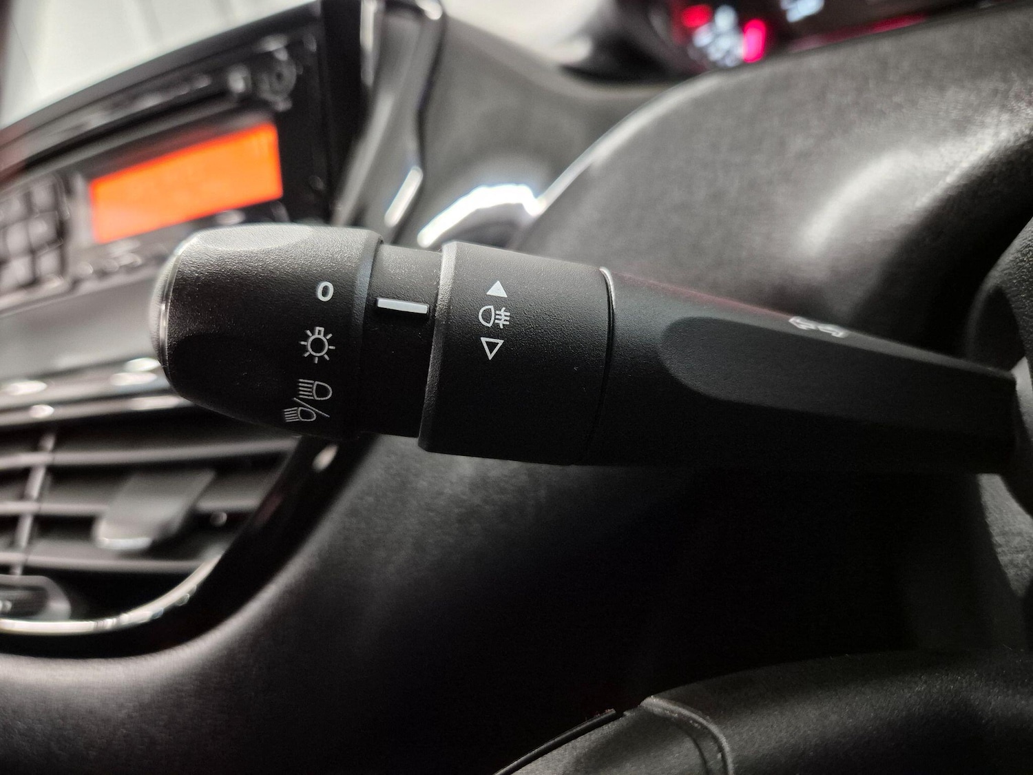 Used Peugeot 208 2014 for sale - 76786455: Photo 47