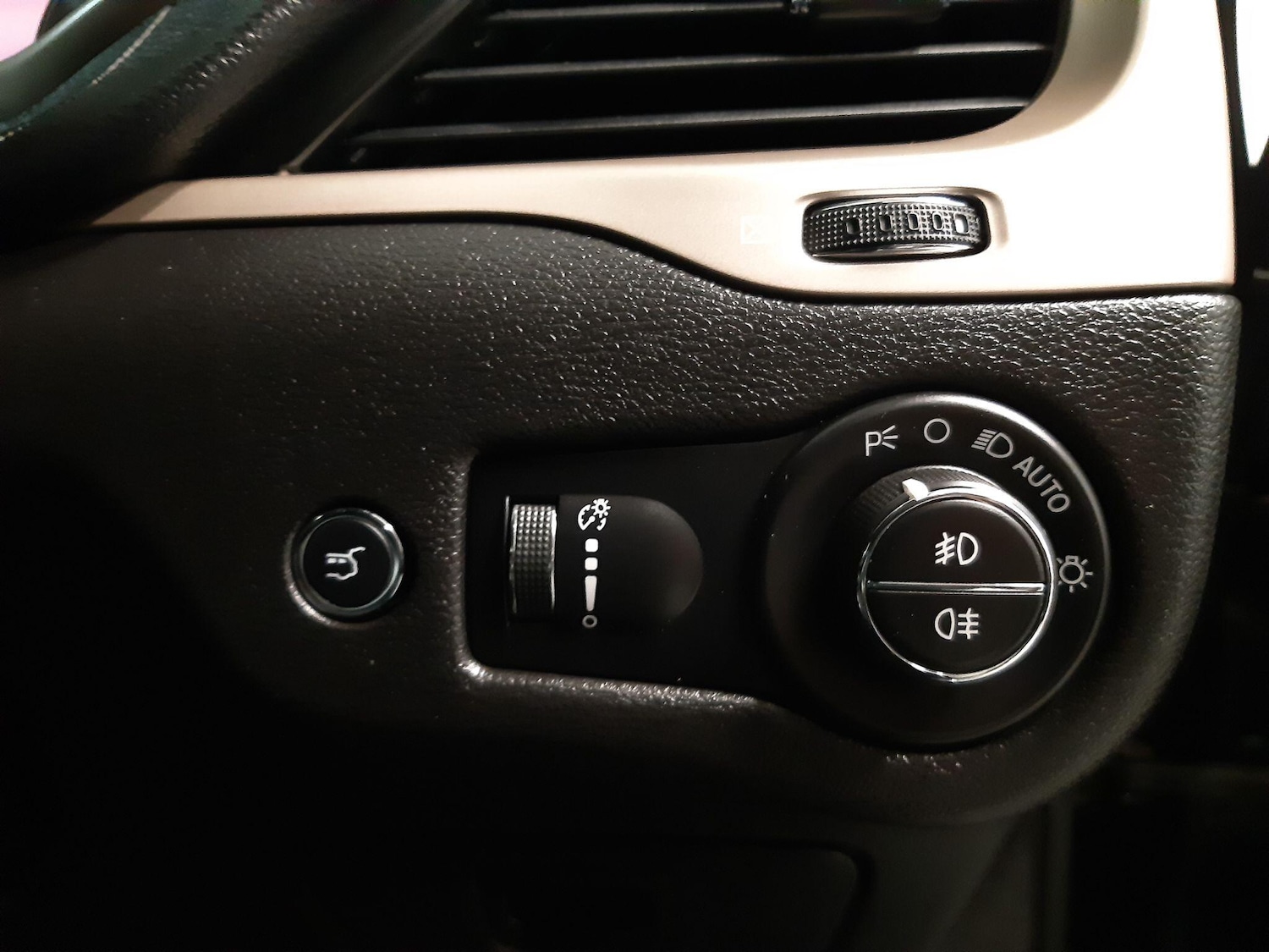 Used Jeep Cherokee 2015 for sale - 76644930: Photo 21