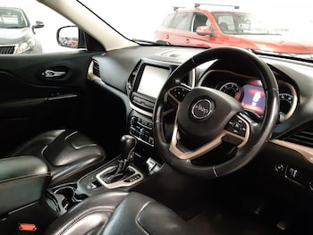 Used Jeep Cherokee 2015 for sale - 76644930: Photo