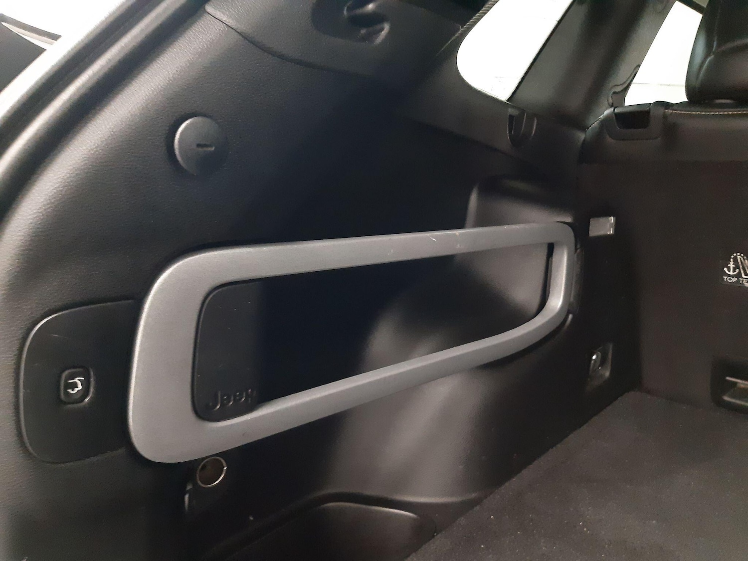 Used Jeep Cherokee 2015 for sale - 76644930: Photo 30