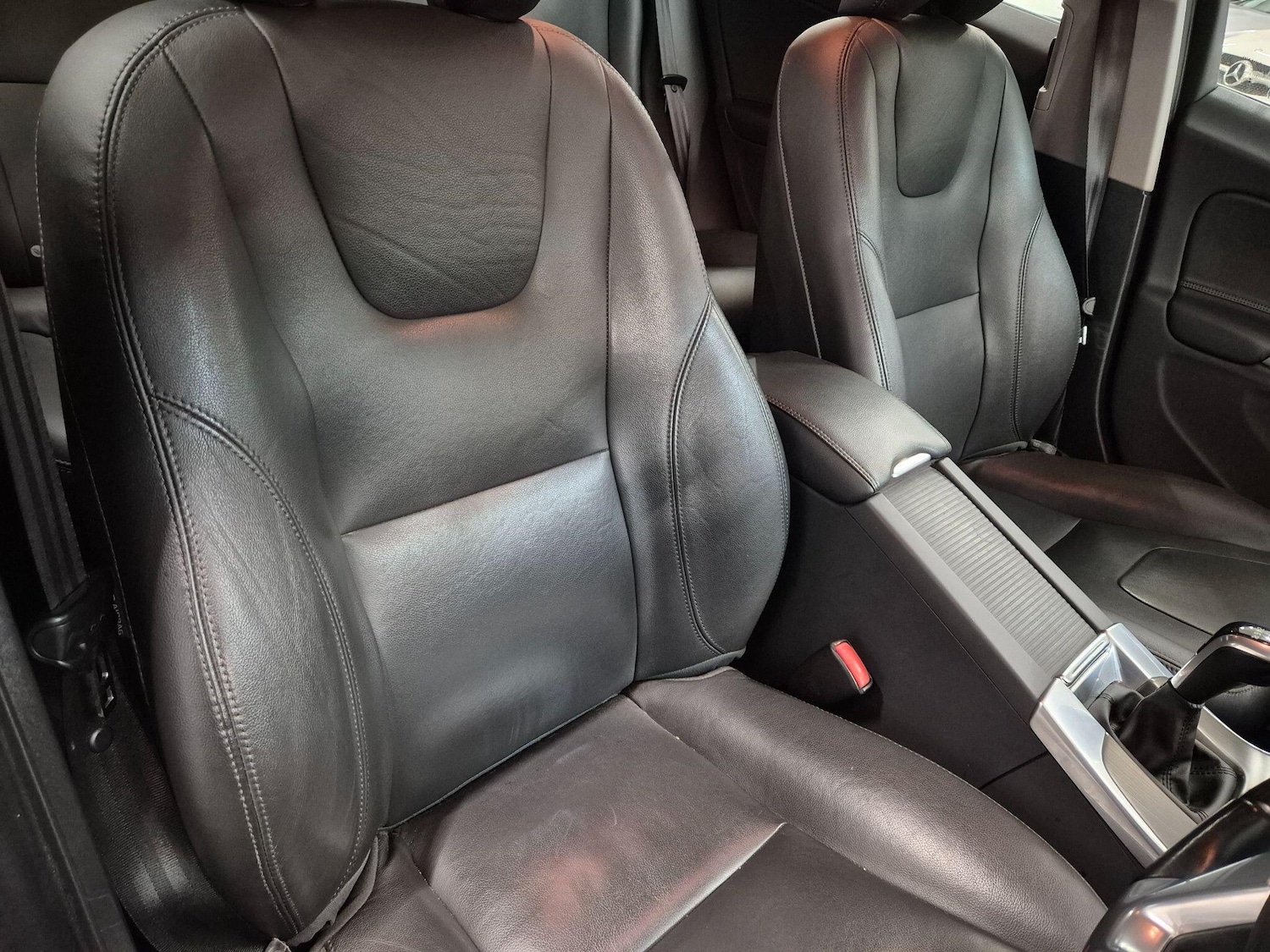 Used Volvo V60 2014 for sale - 76899700: Photo 30