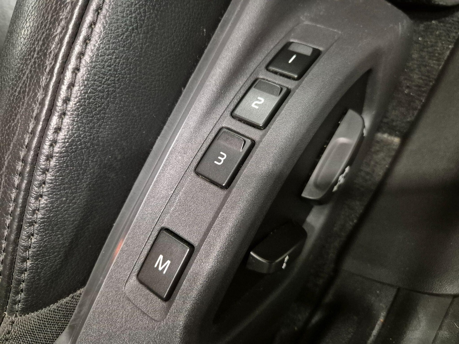 Used Volvo V60 2014 for sale - 76899700: Photo 31