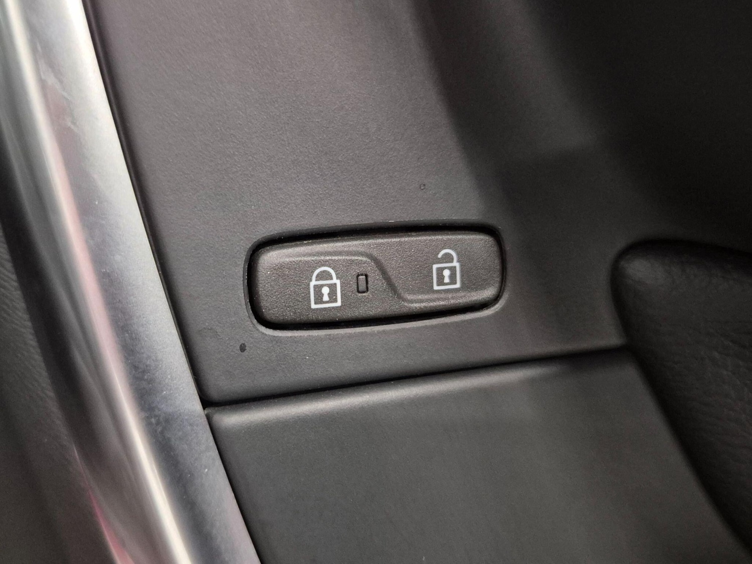 Used Volvo V60 2014 for sale - 76899700: Photo 36