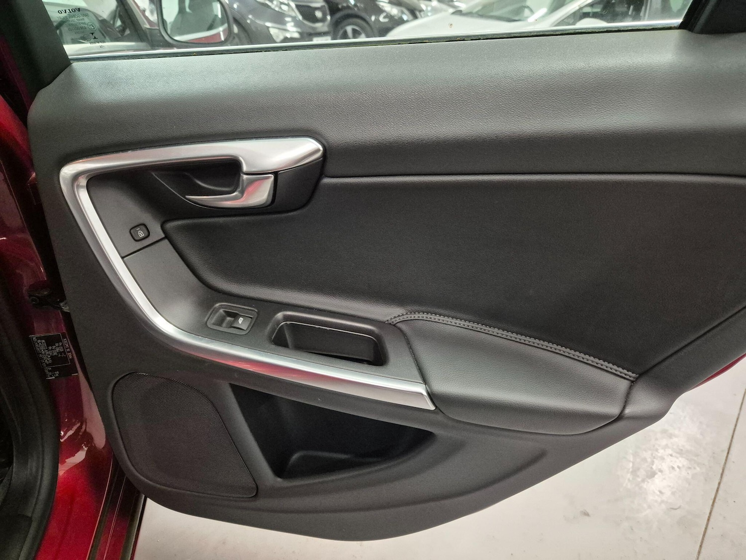 Used Volvo V60 2014 for sale - 76899700: Photo 38