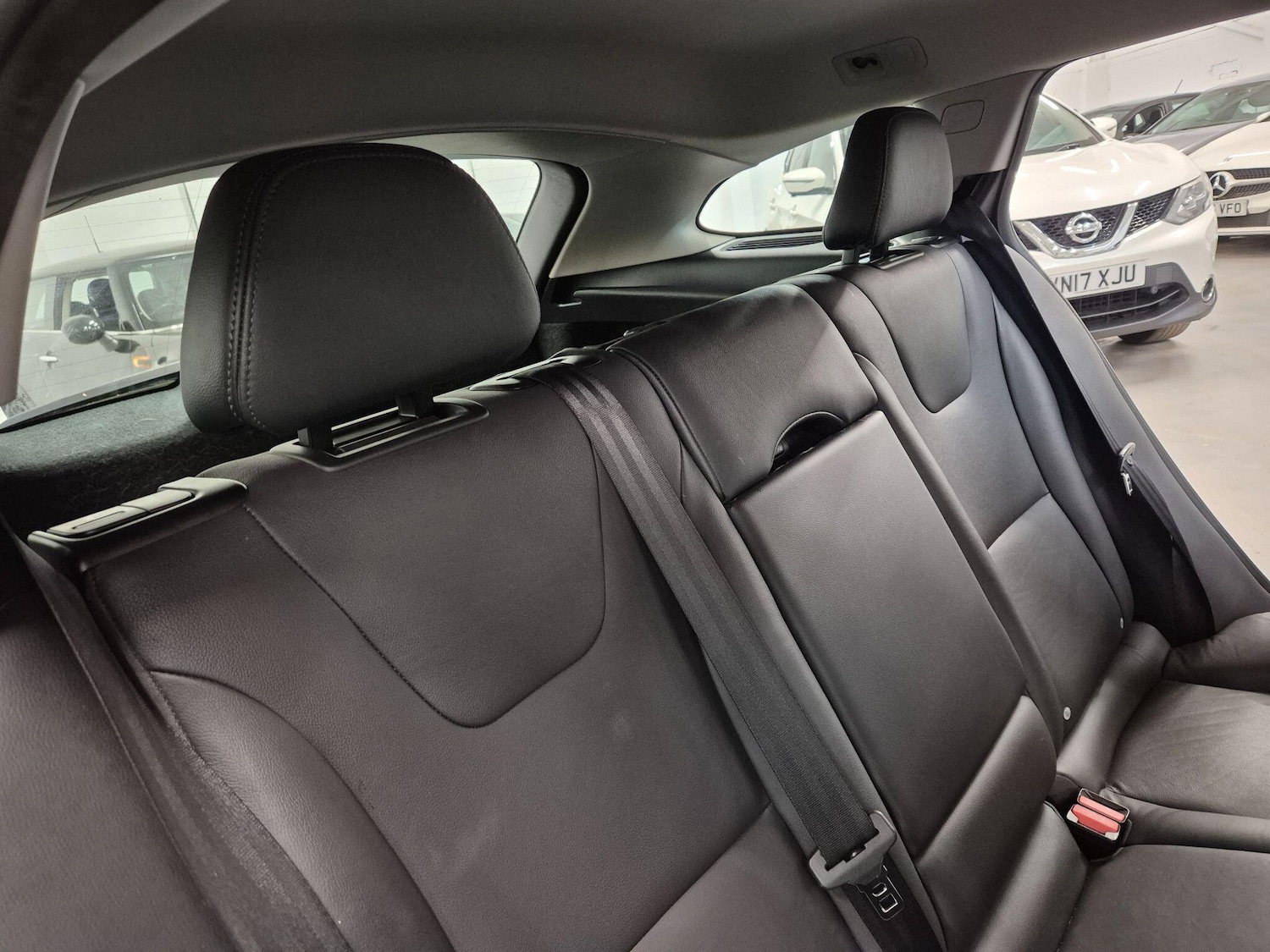 Used Volvo V60 2014 for sale - 76899700: Photo 42